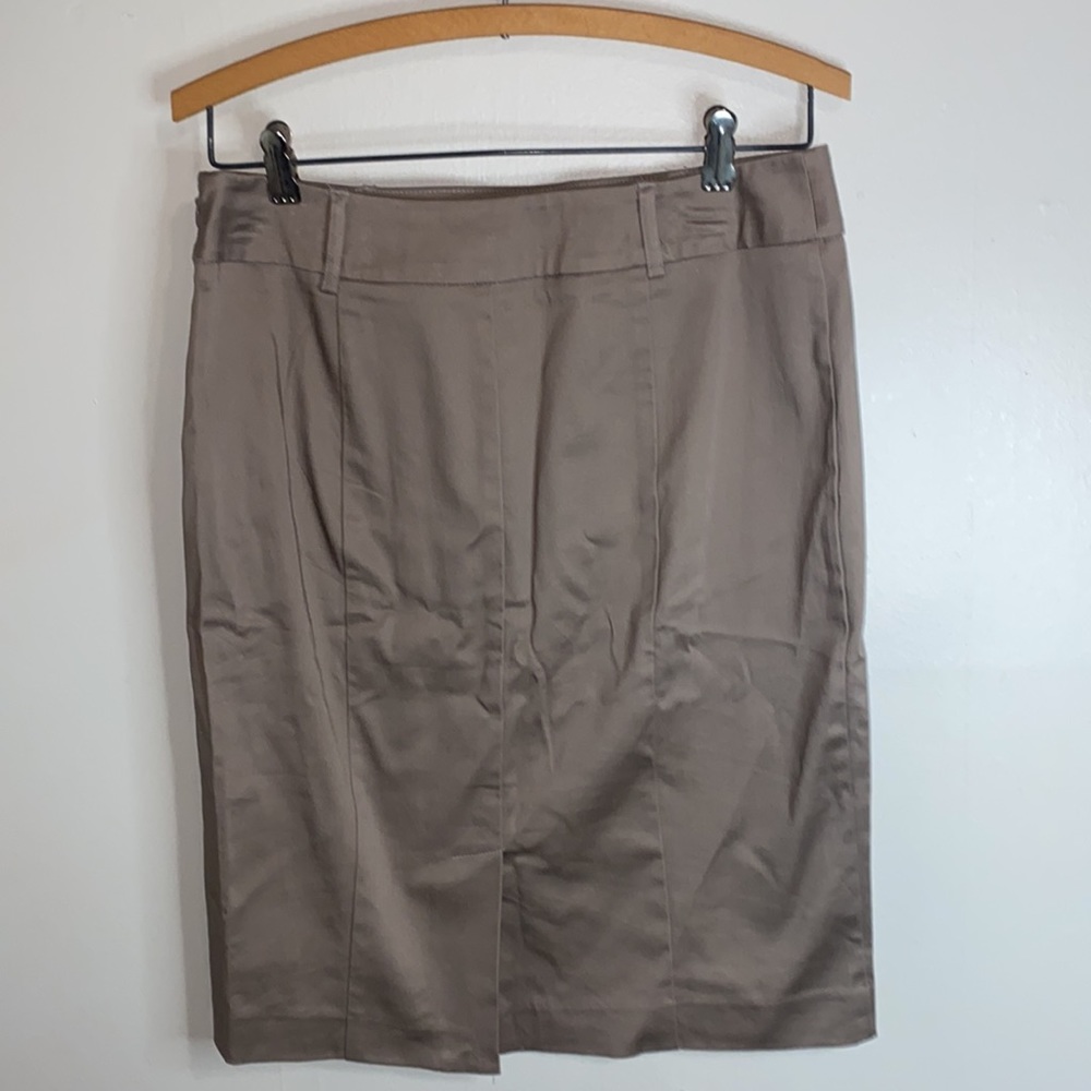 🌵APT. 9 Pencil Skirt in a tan/ light brown shade! - Picture 2 of 9